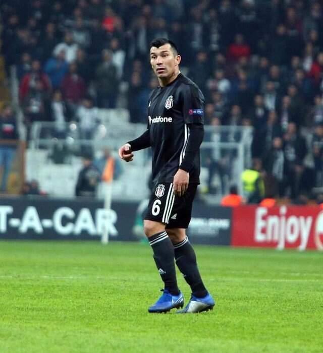 Çin Ekibi Beijing Gouan, Gary Medel İçin 10 Milyon Euroyu Gözden Çıkarttı