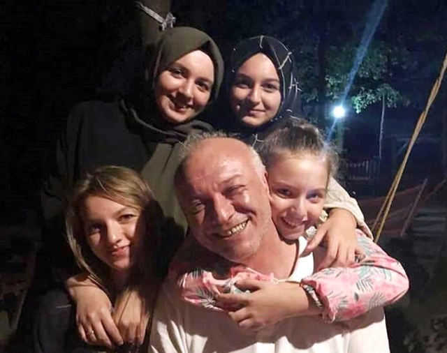 Çöken Bina Aynı Aileden 8 Kişiye Mezar Oldu