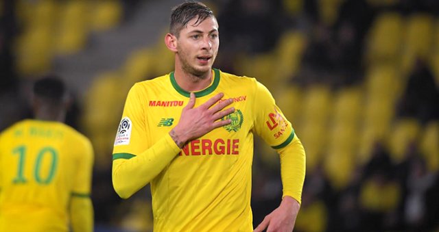 Manş Denizi'ne Düşen Uçaktan Çıkarılan Cesedin <a class='keyword-sd' href='/emiliano-sala/' title='Emiliano Sala'>Emiliano Sala</a>'ya Ait Olduğu Açıkladı