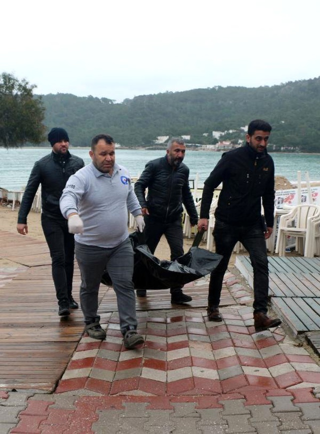 Vücudunun Üst Tarafı Olmayan Erkek Cesedi Kıyıya Vurdu