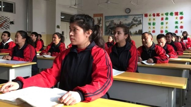 Çin'in Gözetim Kamplarında Tutulanlar Anlatıyor: 'Bana 7 Gün Cehennemi Yaşattılar'
