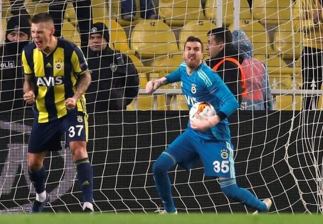 Zenit Maçında Robert Mak'a Geçit Vermeyen Harun, Fenerbahçe Formasıyla 3. Penaltısını Kurtardı