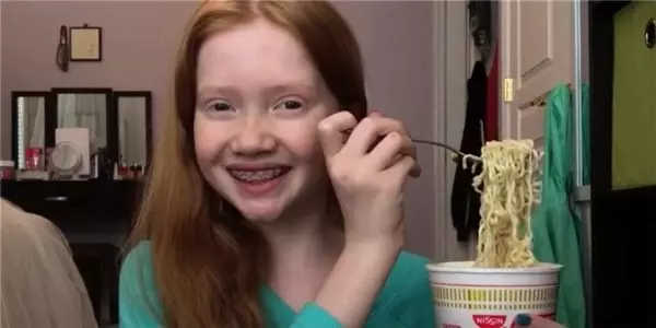 Asmr Videoları Çekerek Günde 1000 Dolardan Fazla Para Kazanan 13 Yaşındaki Youtuber