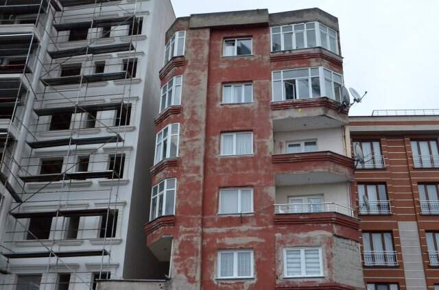 Bağcılar'daki 9 Katlı Binayı Görenler Hayrete Düştü Bağcılar'daki 9 Katlı Binayı Görenler Hayrete Düştü