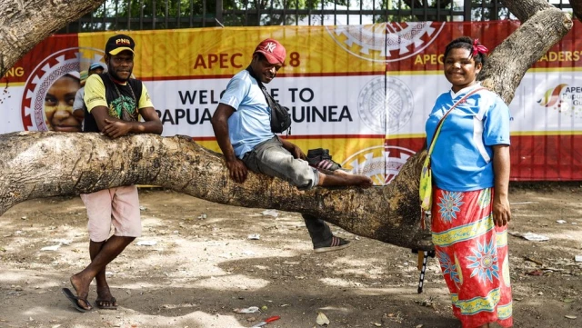 Papua Yeni Gine'ye Uluslararası Zirve İçin Getirilen 284 Lüks Araba Kayboldu