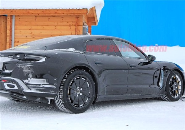 Porsche'nin Türkçe İsme Sahip Elektrikli Otomobili Taycan'a Ait Yeni Fotoğraflar Ortaya Çıktı