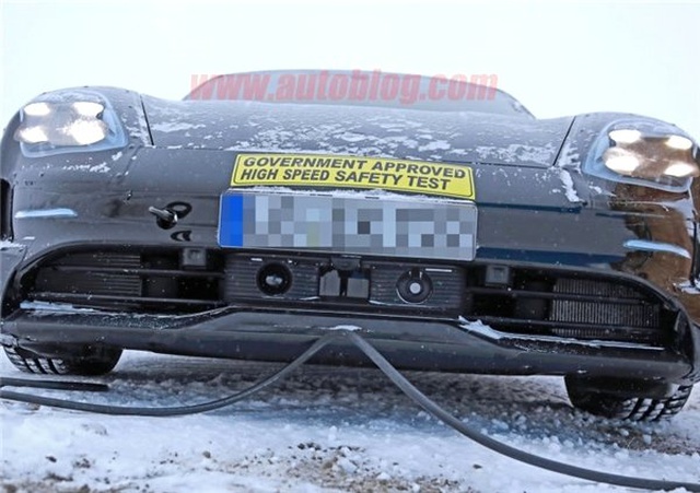 Porsche'nin Türkçe İsme Sahip Elektrikli Otomobili Taycan'a Ait Yeni Fotoğraflar Ortaya Çıktı