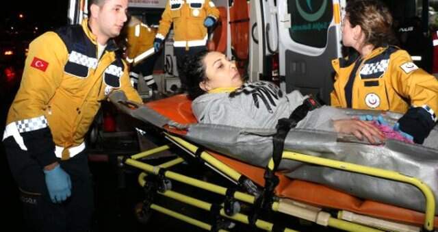 Talihsiz Kadın, 14 Şubat İçin Yardıma Gittiği Çiçekçide Eski Kocasının Silahlı Saldırısına Uğradı Talihsiz Kadın, 14 Şubat İçin Yardıma Gittiği Çiçekçide Eski Kocasının Silahlı Saldırısına Uğradı