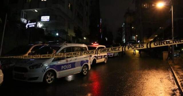 Talihsiz Kadın, 14 Şubat İçin Yardıma Gittiği Çiçekçide Eski Kocasının Silahlı Saldırısına Uğradı Talihsiz Kadın, 14 Şubat İçin Yardıma Gittiği Çiçekçide Eski Kocasının Silahlı Saldırısına Uğradı