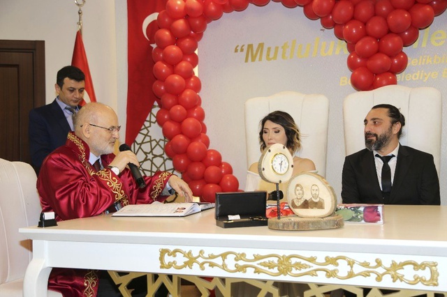 14 Şubat Sevgililer Günü'nende Kelepçeli Nikah Töreni