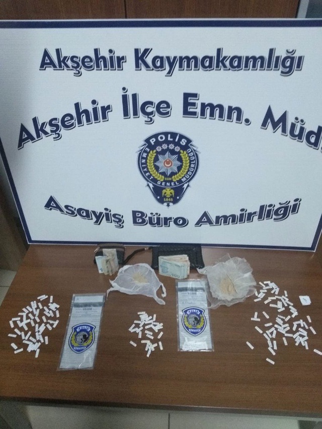 Uyuşturucu Ticareti Yapan Baba-Kız, Çıkarıldıkları Mahkemece Tutuklandı