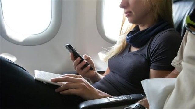 Uçakta Telefonunu Açık Bırakanlara Verilecek Para Cezası Açıklandı