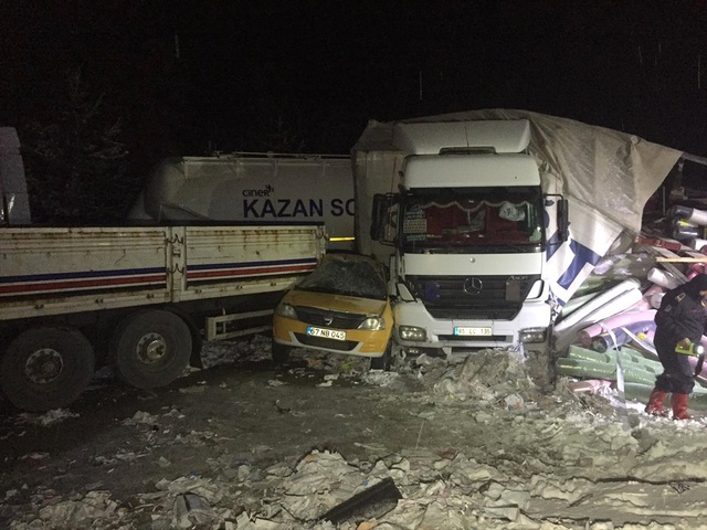 Bolu-Ankara Yolunda 15 Araç Birbirine Girdi! Çok Sayıda Yaralı Var
