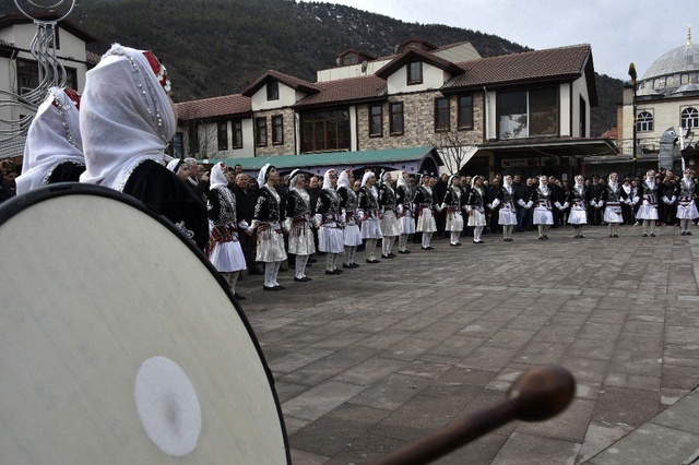 Belediye Başkanı, Kurtuluş Törenine At Üzerinde Geldi