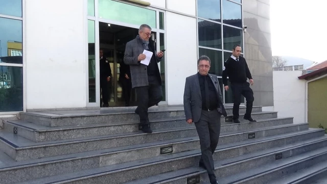 32 Yıldır Belediye Başkanlığı Yapan CHP'li Kamil Saka, Yönetimi Eleştirip Partisinden İstifa Etti