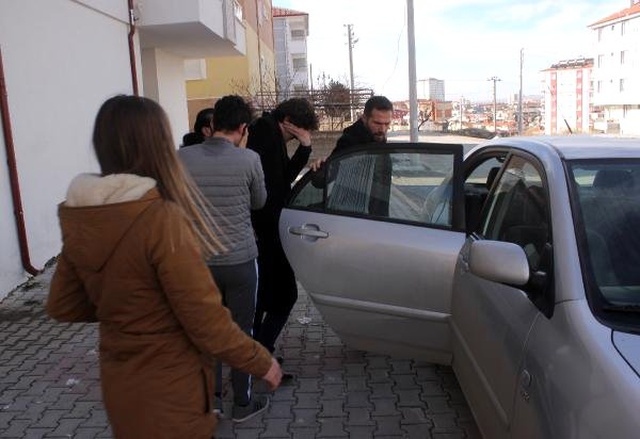 Fuhuş Operasyonunda Yakalanan 2 Erkeğin HIV Virüsü Taşıdıkları Ortaya Çıktı