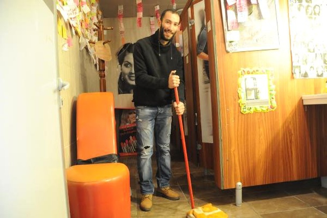 Bu Tuvalete Giren, Duvara Not Yazmadan Çıkmıyor