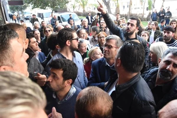 CHP İzmir İl Başkanlığı Karıştı! Polis Müdahale Etti