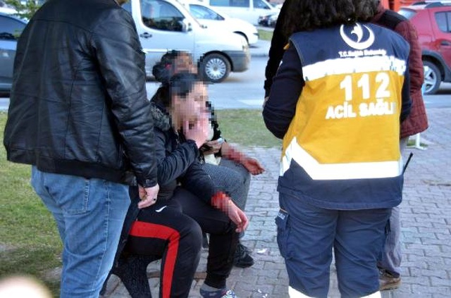 Evden Kaçan 2 Kız, Bileklerini Keserken Bulundu