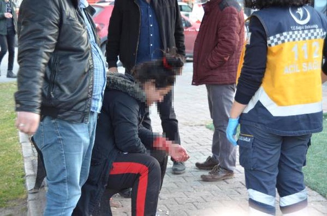 Evden Kaçan 2 Kız, Bileklerini Keserken Bulundu