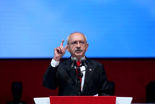 Kılıçdaroğlu'nun Ozan Arif Sözlerine HDP'den Tepki: Alevi Değerlerini Ayaklar Altına Aldı