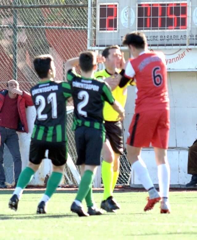 Çimentospor - Sungurlu Belediyespor U19 Maçında Kavga Çıktı, Hakem Maçı Tatil Etti!