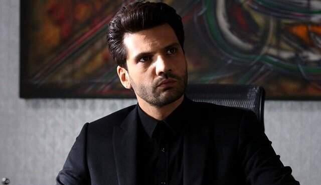 Yakışıklı Oyuncu Kaan Urgancıoğlu, Farklı İmajıyla Şaşırttı