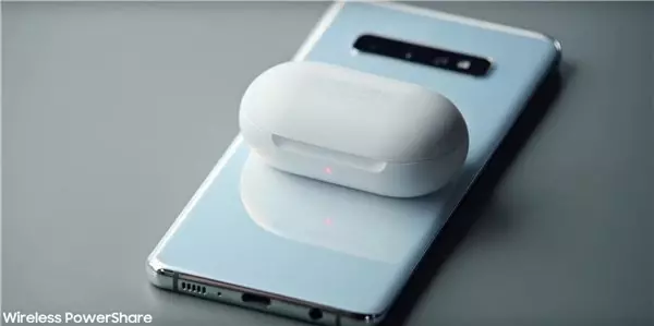 Samsung'un Tersine Şarj Olan Yeni Kablosuz Kulaklıkları Galaxy Buds Tanıtıldı