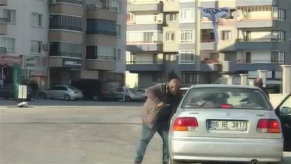 Ankara'da İki Şoförün Kavgası Kameralara Yansıdı
