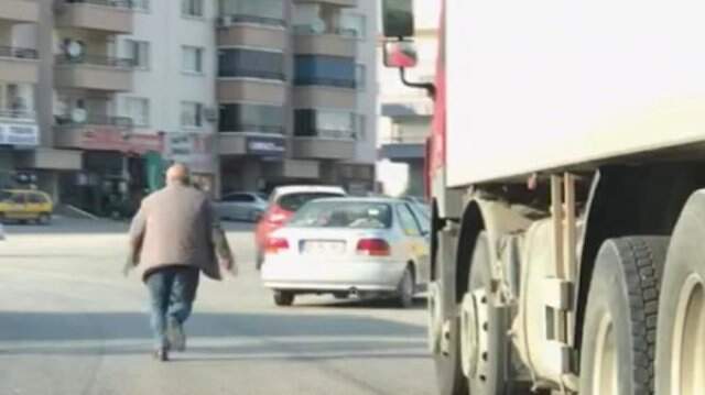 Ankara'da Trafikte Ölümüne Kavga Kamerada <a class='keyword-sd' href='/ankara/' title='Ankara'>Ankara</a>'da Trafikte Ölümüne <a class='keyword-sd' href='/kavga/' title='Kavga'>Kavga</a> Kamerada