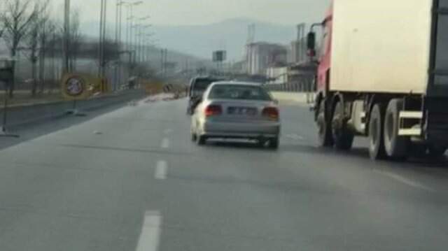 Ankara'da Trafikte Ölümüne Kavga Kamerada Ankara'da Trafikte Ölümüne Kavga Kamerada