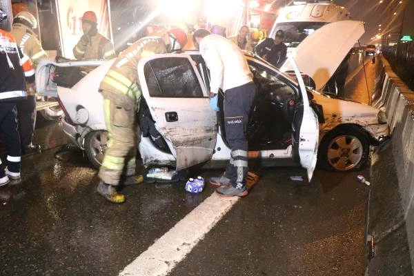 İstanbul'da 11 Araç Birbirine Girdi: 1 Ölü, 4 Yaralı
