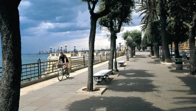 İtalya'nın Bari Kentinde Bisiklet Kullananlara 250 Euroya Kadar Teşvik Verilecek