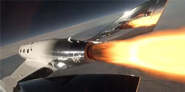 Virgin Galactic'in <a class='keyword-sd' href='/uzay-araci/' title='Uzay Aracı'>Uzay Aracı</a> İlk Yolcusuyla Uzaya Ulaştı