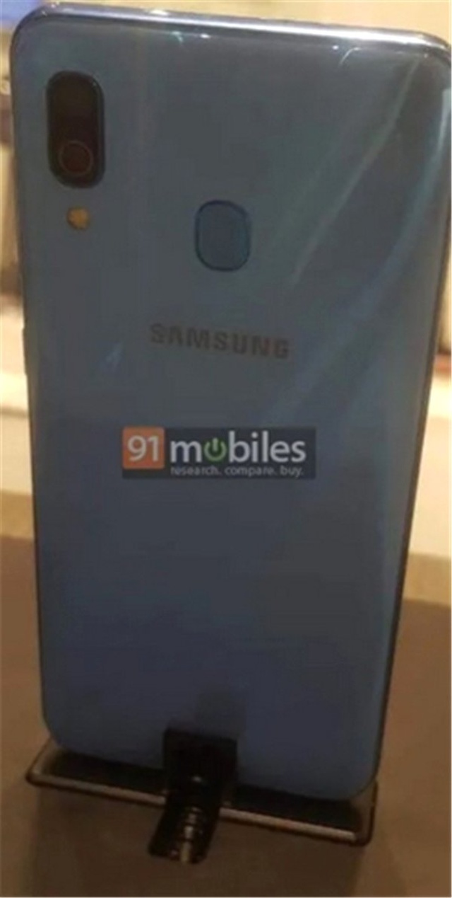Infinity-U Ekranlı Samsung Galaxy A50 ve A30'dan Yeni Görüntüler Geldi