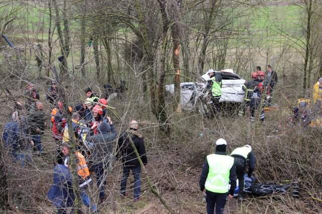 Tem Otoyolunda Feci Kaza: 2 Ölü, 1 Bebek Yaralı Korkunç Kazada, Anne-Baba Can Verirken Mucize Bebek Yaralı Olarak Kurtuldu