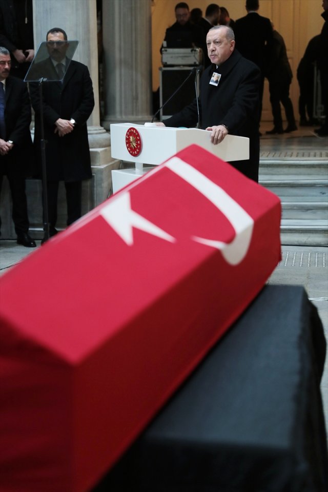 Erdoğan, Usta İsmin Cenaze Törenine Katıldı: Bize Sonbahar Hüznü Yaşatıyor