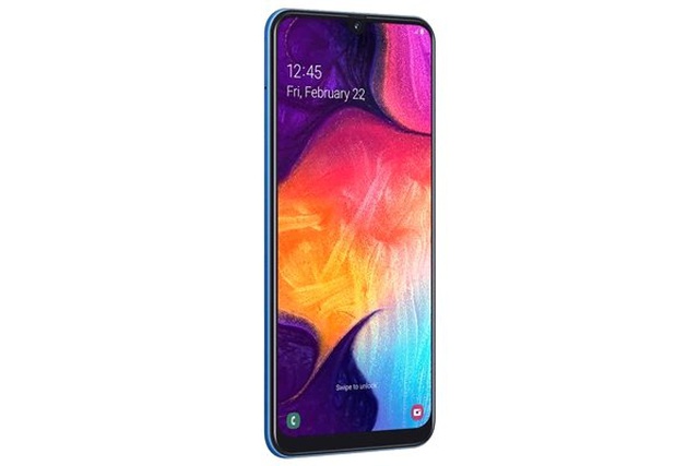 Samsung'un Infinity-U Ekranlı İlk Telefonları Galaxy A50 ve Galaxy A30 Tanıtıldı
