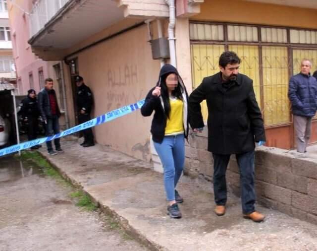 Cezaevinden İzinli Çıkıp Evine Gelen Hükümlü, Eşinin Gözleri Önünde Başından Vuruldu
