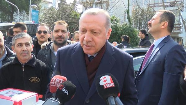 Cumhurbaşkanı Erdoğan'a Evinin Önünde Doğum Günü Sürprizi