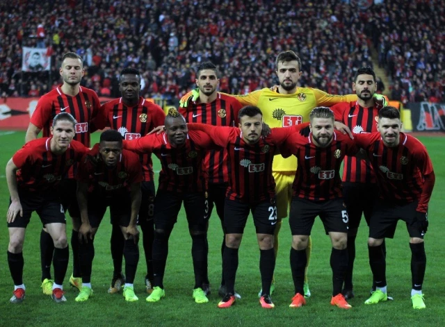 16 Transfer Birden Yapan Eskişehirspor, İkinci Yarıya Fırtına Gibi Başladı