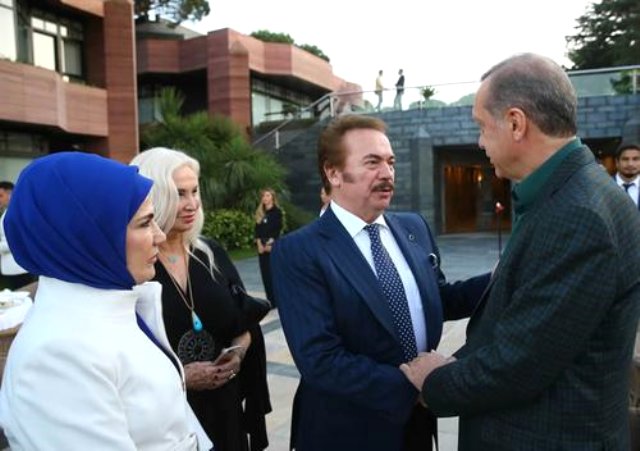 Orhan Gencebay'ın Eşi Sevim Emre, Cumhurbaşkanı Recep Tayyip Erdoğan'ın Doğum Gününü Kutladı