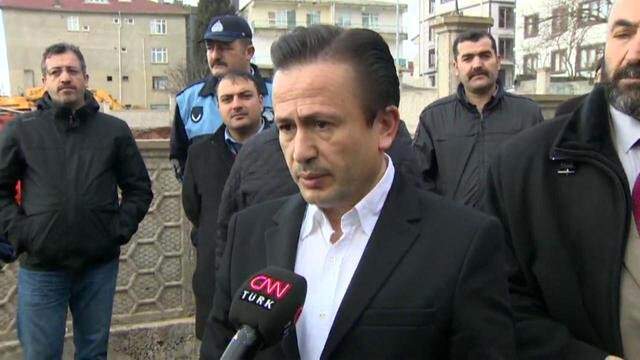 Tuzla Belediye Başkanı Yazıcı'dan Tuzla'daki Koku Paniğiyle İlgili Açıklama: Sabotaj Olabilir Tuzla Belediye Başkanı Yazıcı'dan Tuzla'daki Koku Paniğiyle İlgili Açıklama: Sabotaj Olabilir