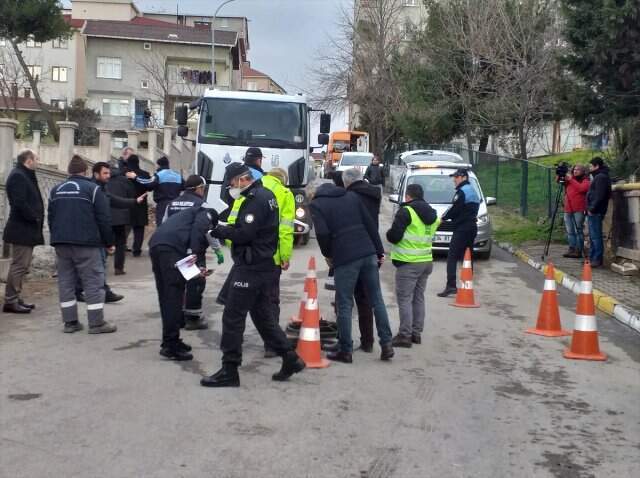 Tuzla Belediye Başkanı Yazıcı Tuzla'da Koku Paniğiyle İlgili Açıklama: Sabotaj Olabilir Tuzla Belediye Başkanı Yazıcı'dan Tuzla'daki Koku Paniğiyle İlgili Açıklama: Sabotaj Olabilir