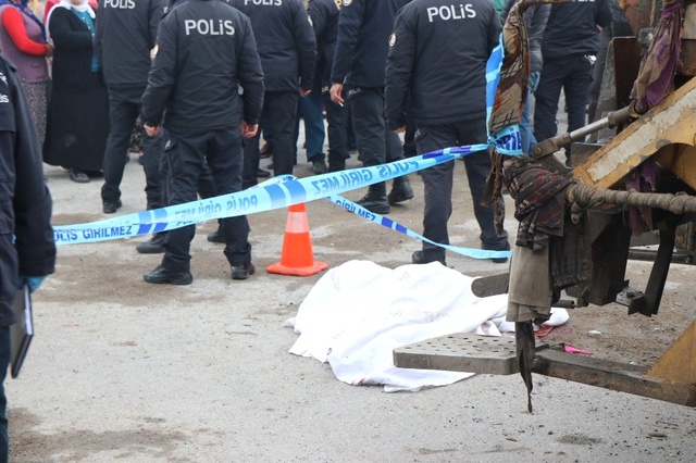 Küçük Filiz Okul Yolunda Can Verdi, Yola Savrulan Pembe Makas Yürekleri Dağladı