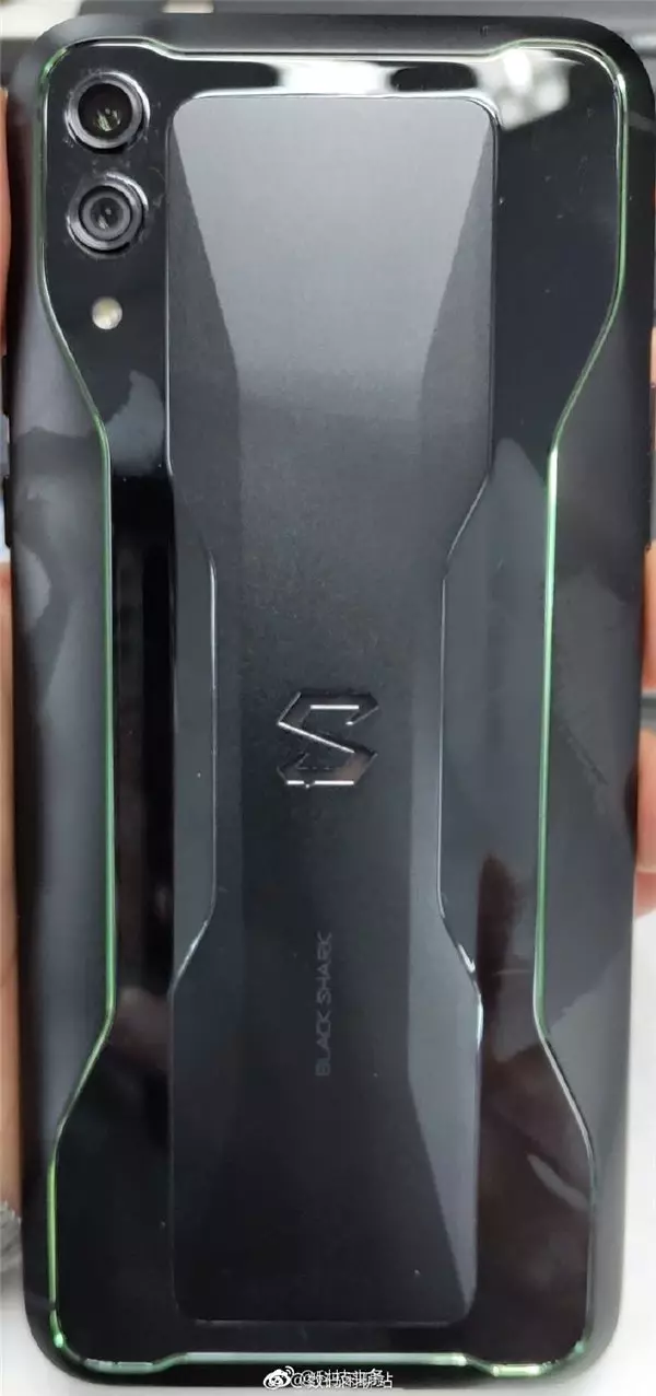 Oyuncu Telefonu Xiaomi Black Shark 2, Kanlı Canlı Görüntülendi