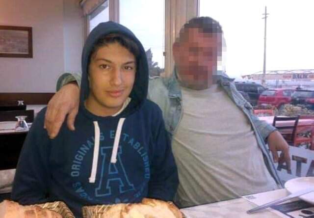 Alkollü Baba, Tartıştığı Lise Öğrencisi Oğlunu Kalbinden Bıçaklayarak Öldürdü Alkollü Baba, Tartıştığı Lise Öğrencisi Oğlunu Kalbinden Bıçaklayarak Öldürdü