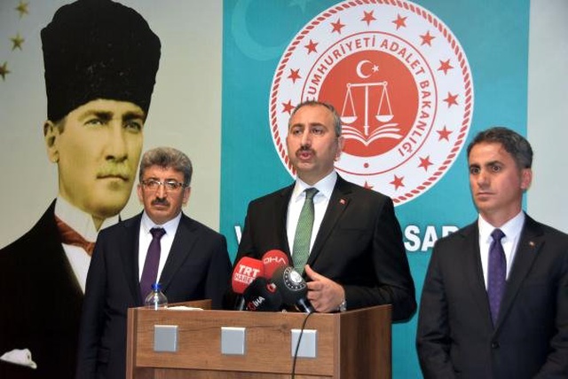Savcının Halı Sahadan Çıkmayan Öğretmenleri Gözaltına Aldırmasıyla İlgili Konuşan Bakan Gül: İnceleme Başlatıldı