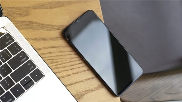 Meizu, Note 9'u Tanıtmadan Telefonun Fotoğrafları İnternette Paylaşıldı