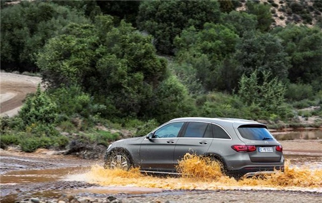Mercedes-Benz, Glc'nin Makyajlanmış Versiyonunu Önümüzdeki Aylarda Satışa Sunacak